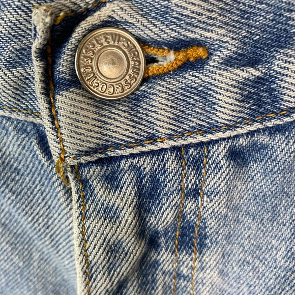 Men’s Levis 509 Relaxed Straight Fit jeans - Picture 4 of 11